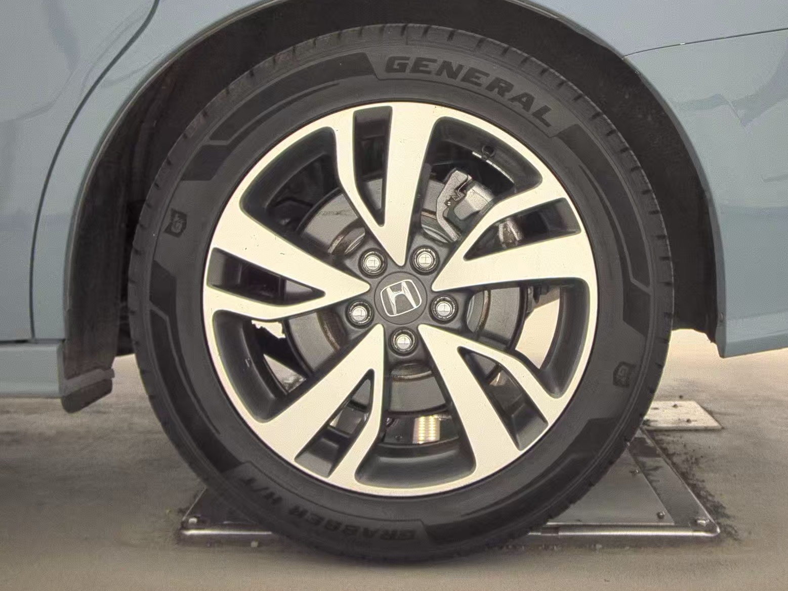 2023 Honda Odyssey Touring FWD