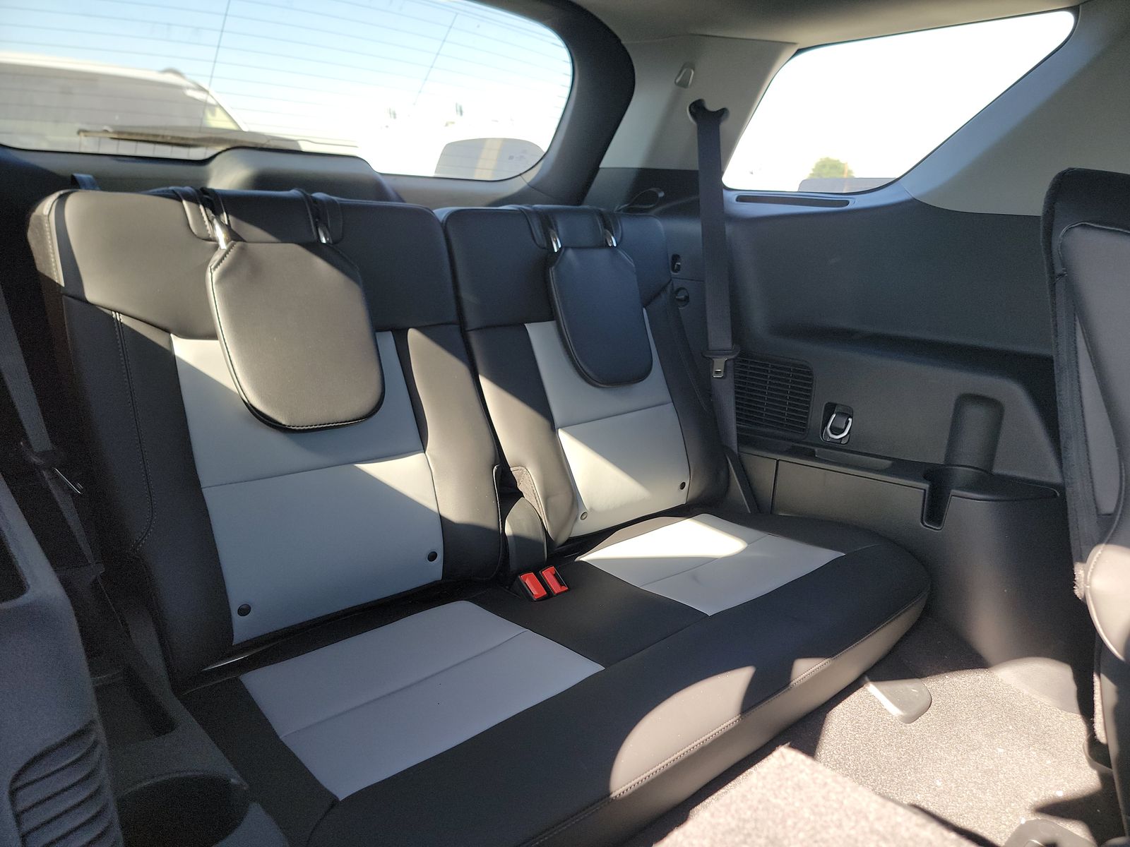 2024 Ford Explorer XLT RWD