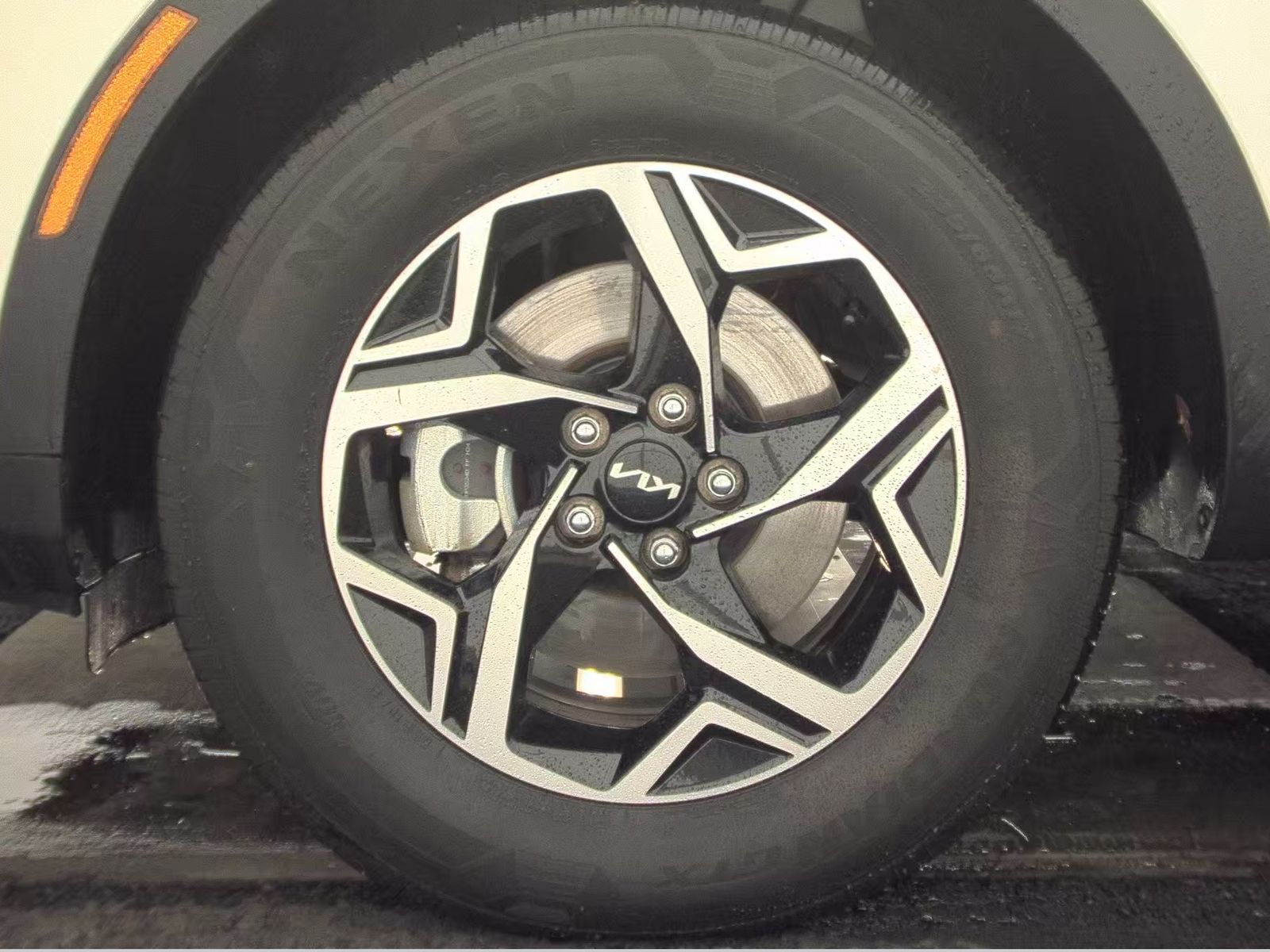 2024 Kia Sportage LX AWD