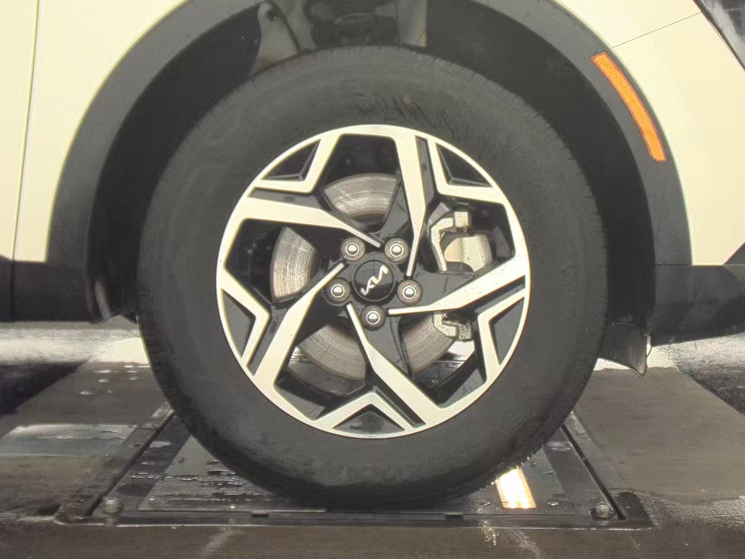 2024 Kia Sportage LX AWD