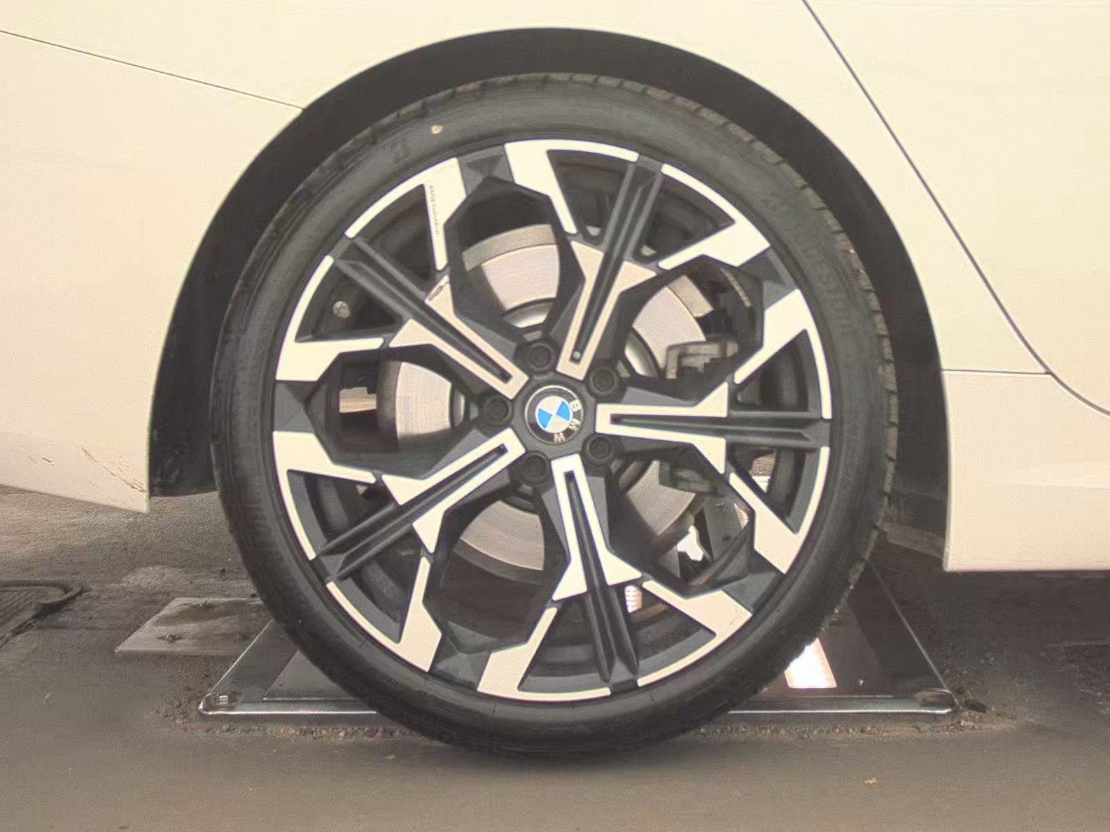 2025 BMW 3 Series 330i xDrive AWD