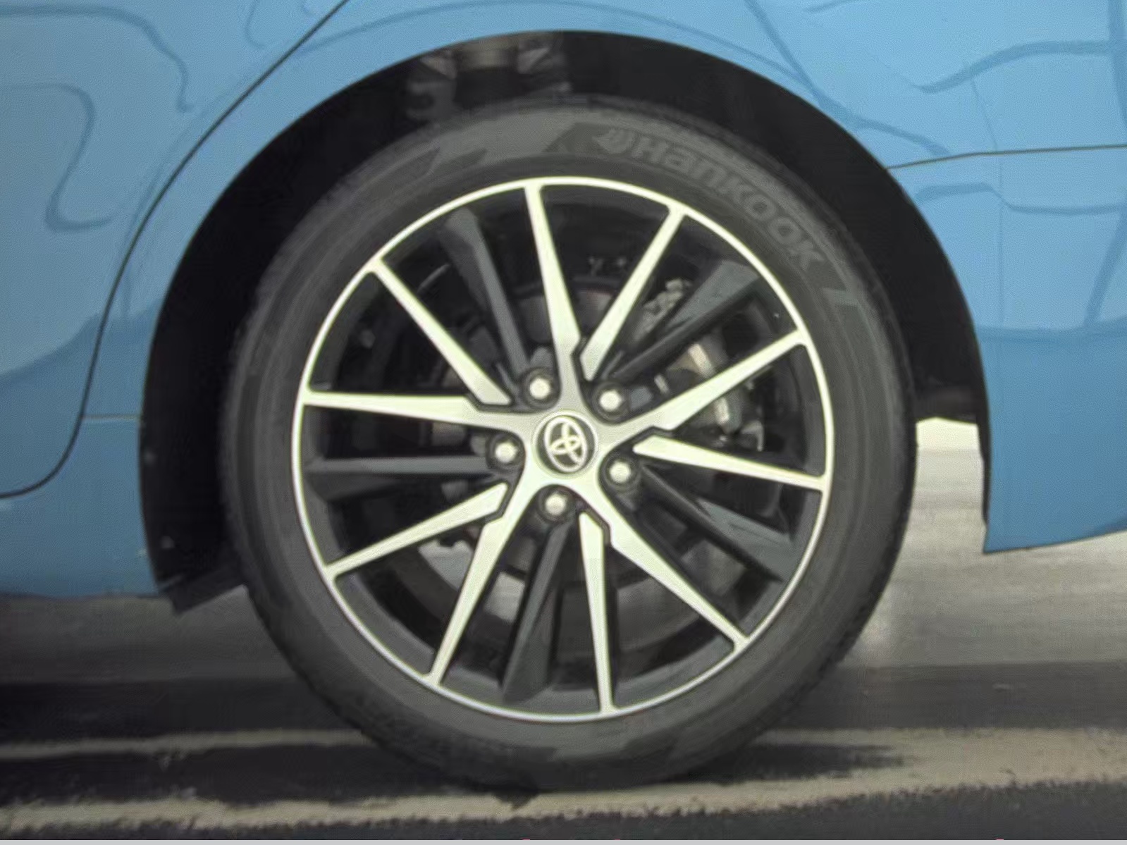 2023 Toyota Camry Hybrid SE FWD