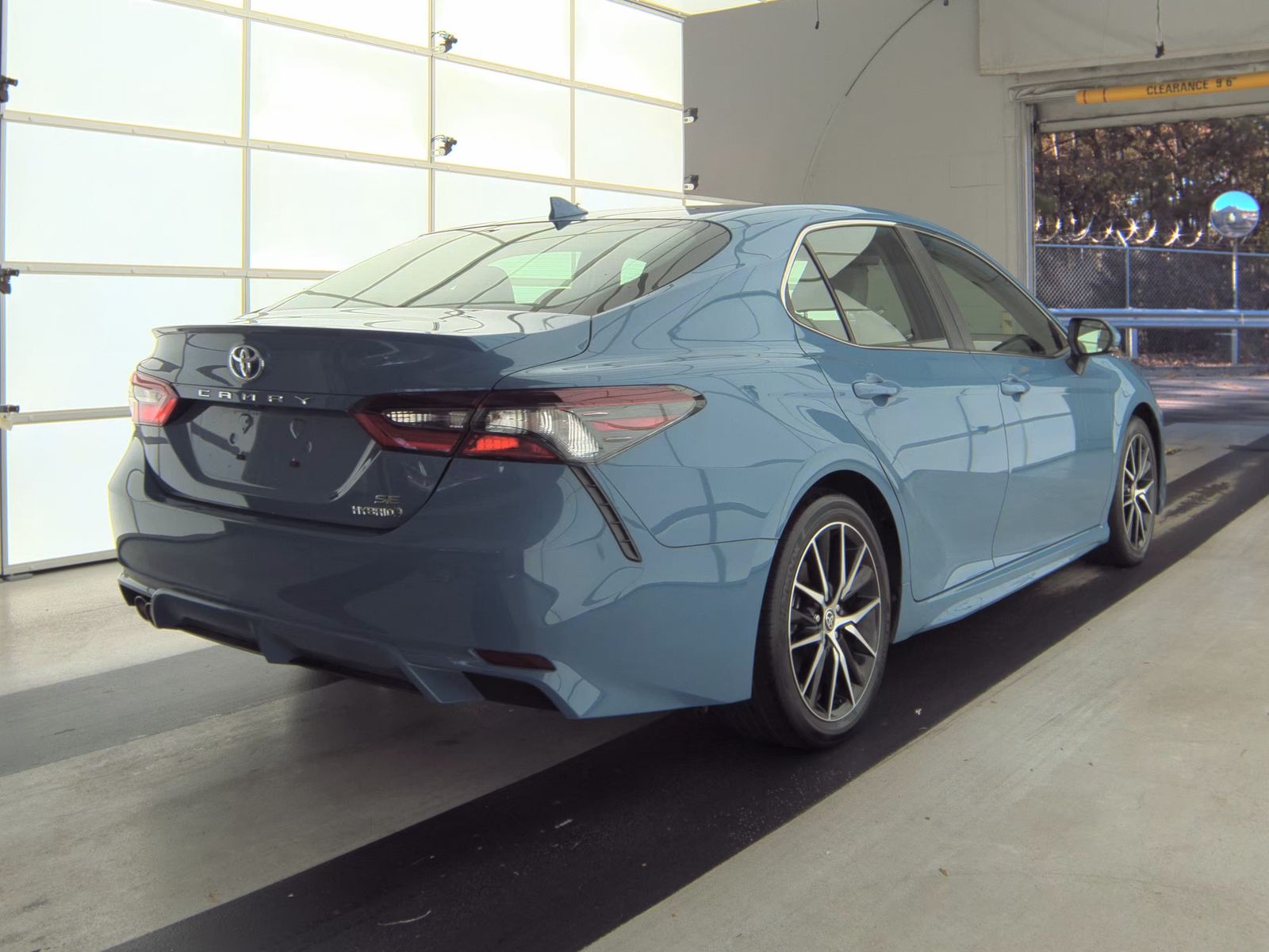 2023 Toyota Camry Hybrid SE FWD