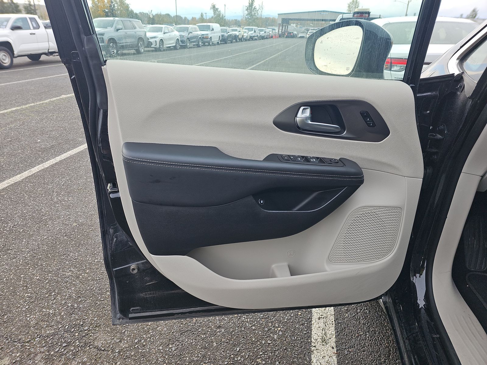 2024 Chrysler Pacifica Hybrid Select FWD