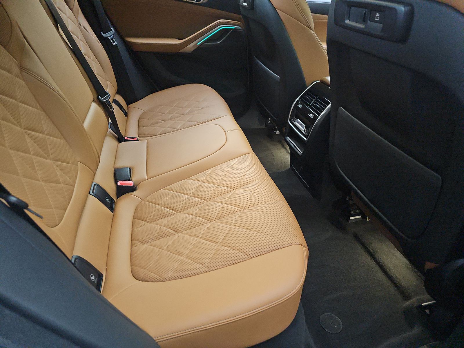 2023 BMW X6 xDrive40i AWD