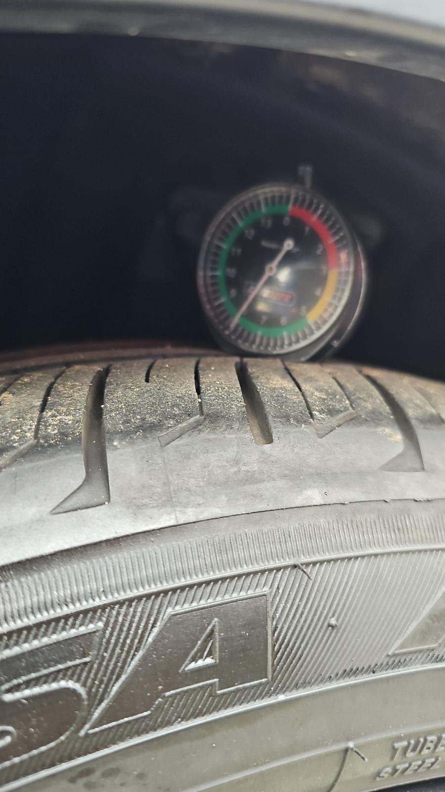 2024 Toyota Prius LE FWD