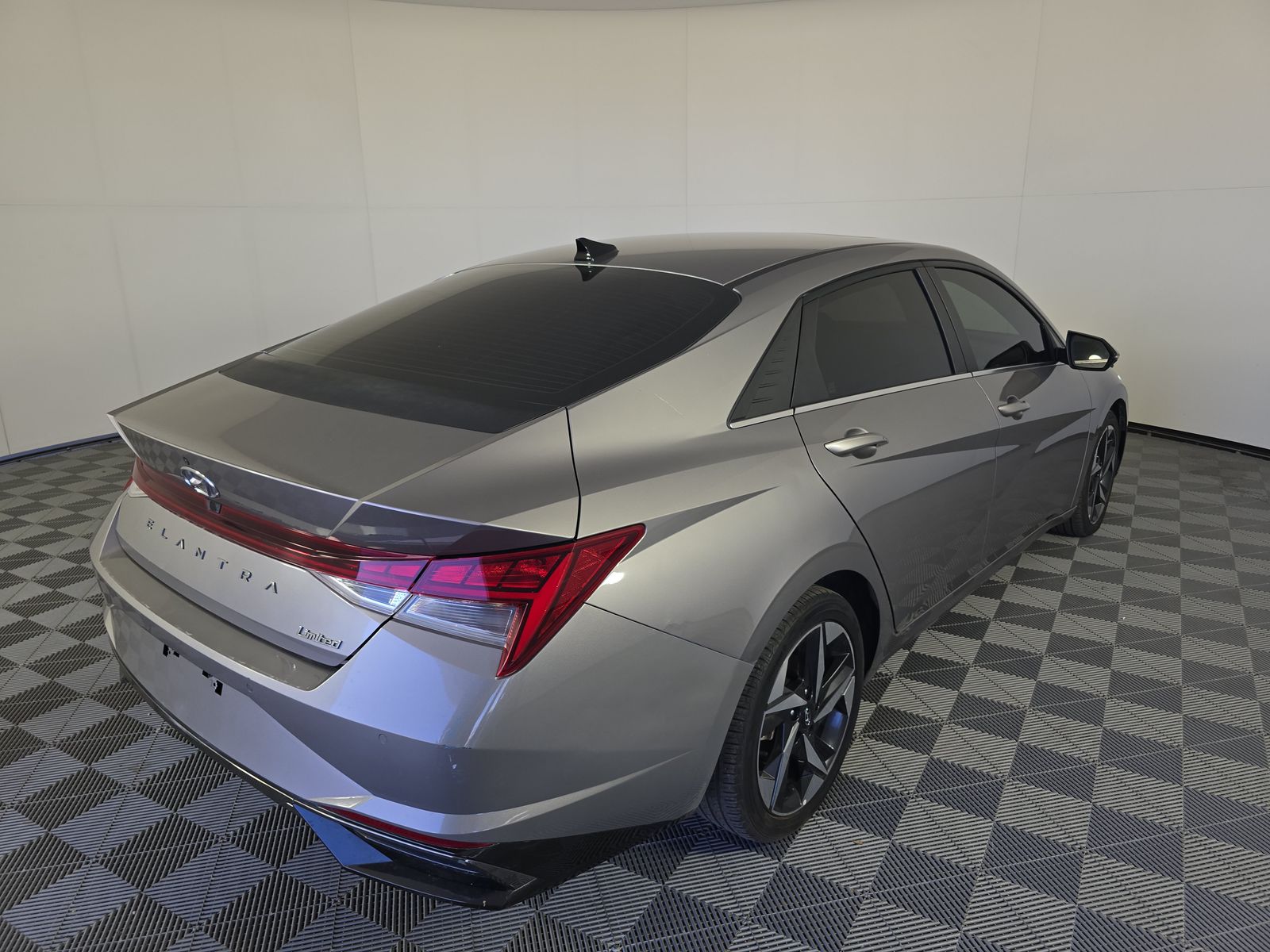 2021 Hyundai Elantra Limited FWD