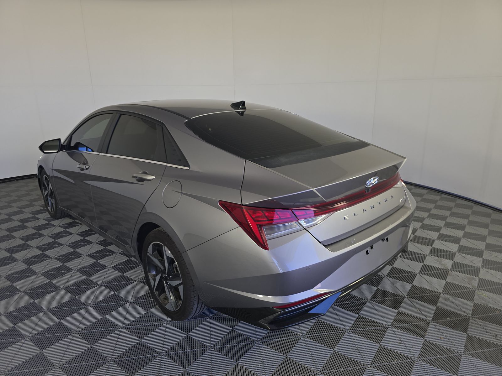 2021 Hyundai Elantra Limited FWD