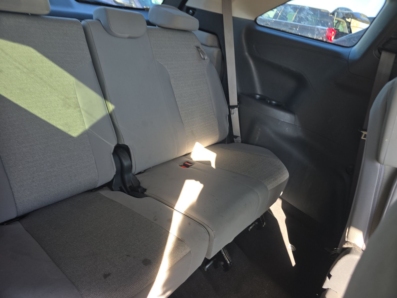 2025 Toyota Sienna LE FWD