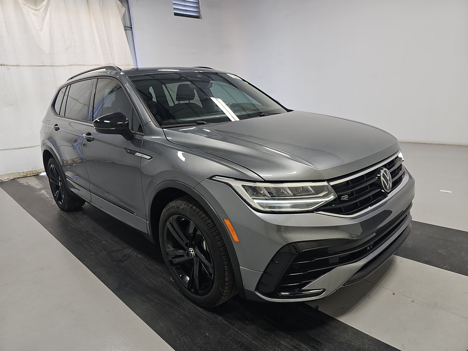 2024 Volkswagen Tiguan 2.0T SE R-Line Black FWD