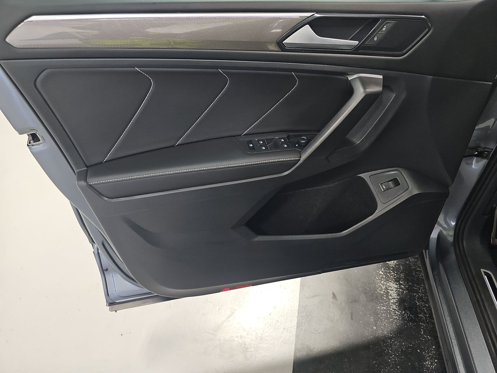 2024 Volkswagen Tiguan 2.0T SE R-Line Black FWD