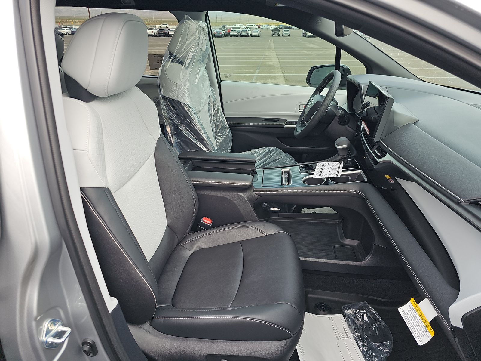 2025 Toyota Sienna XSE FWD