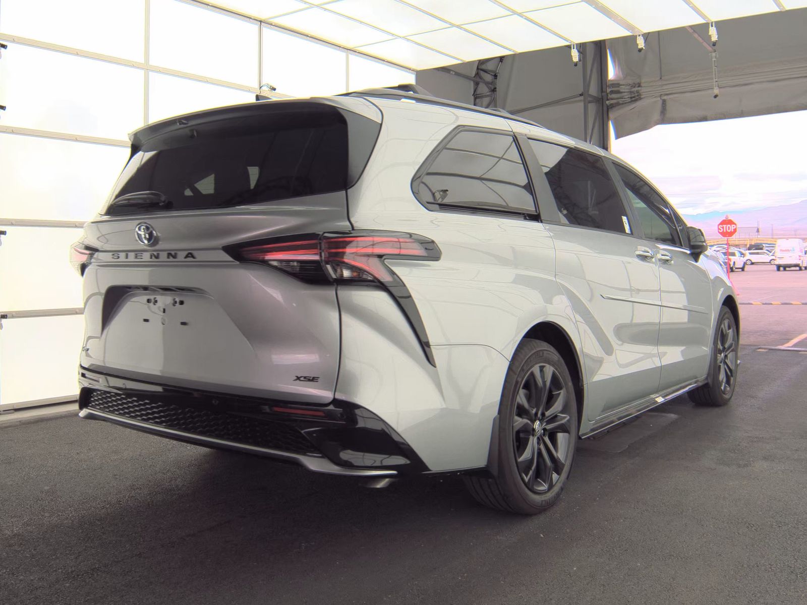 2025 Toyota Sienna XSE FWD