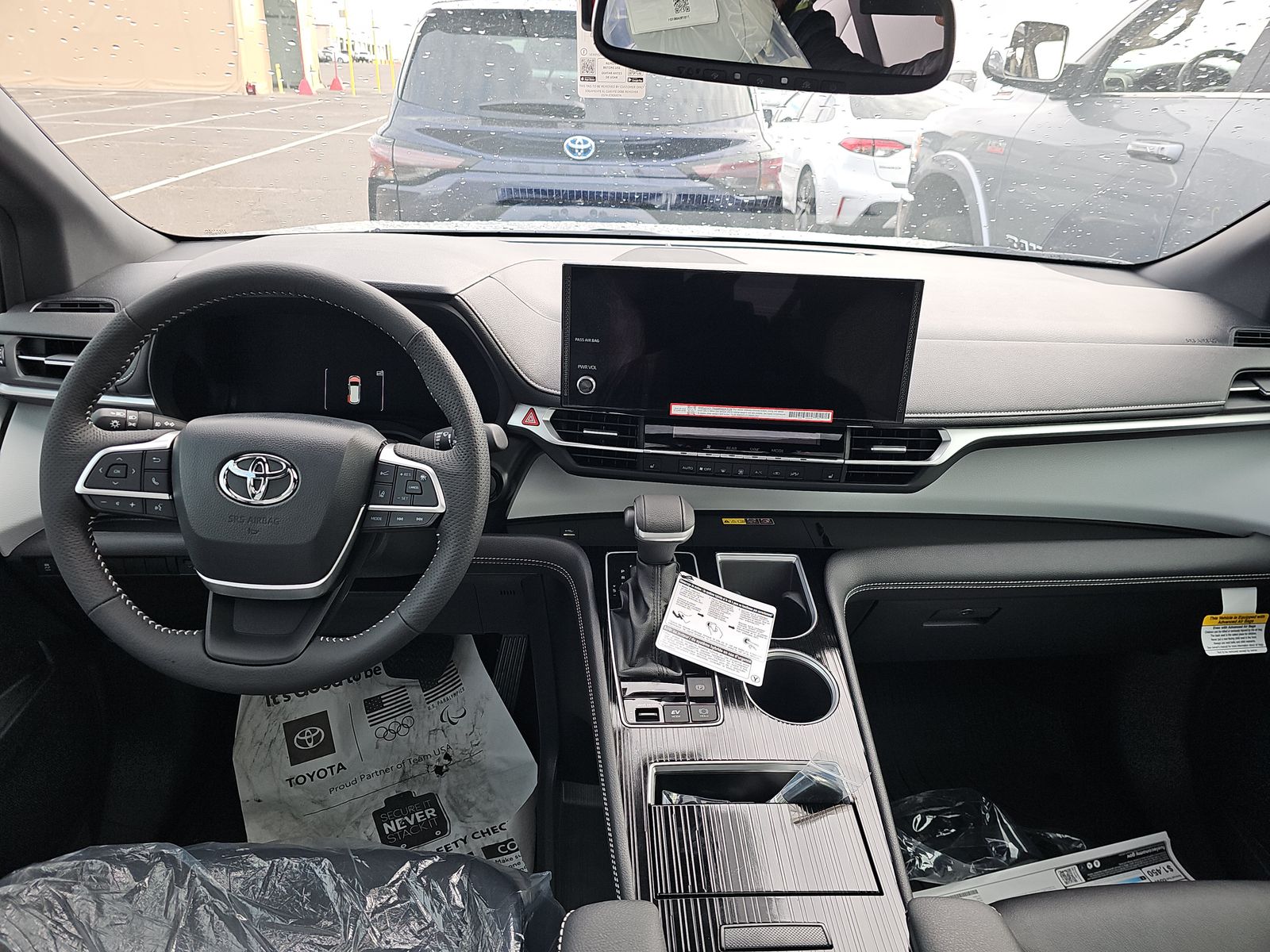 2025 Toyota Sienna XSE FWD