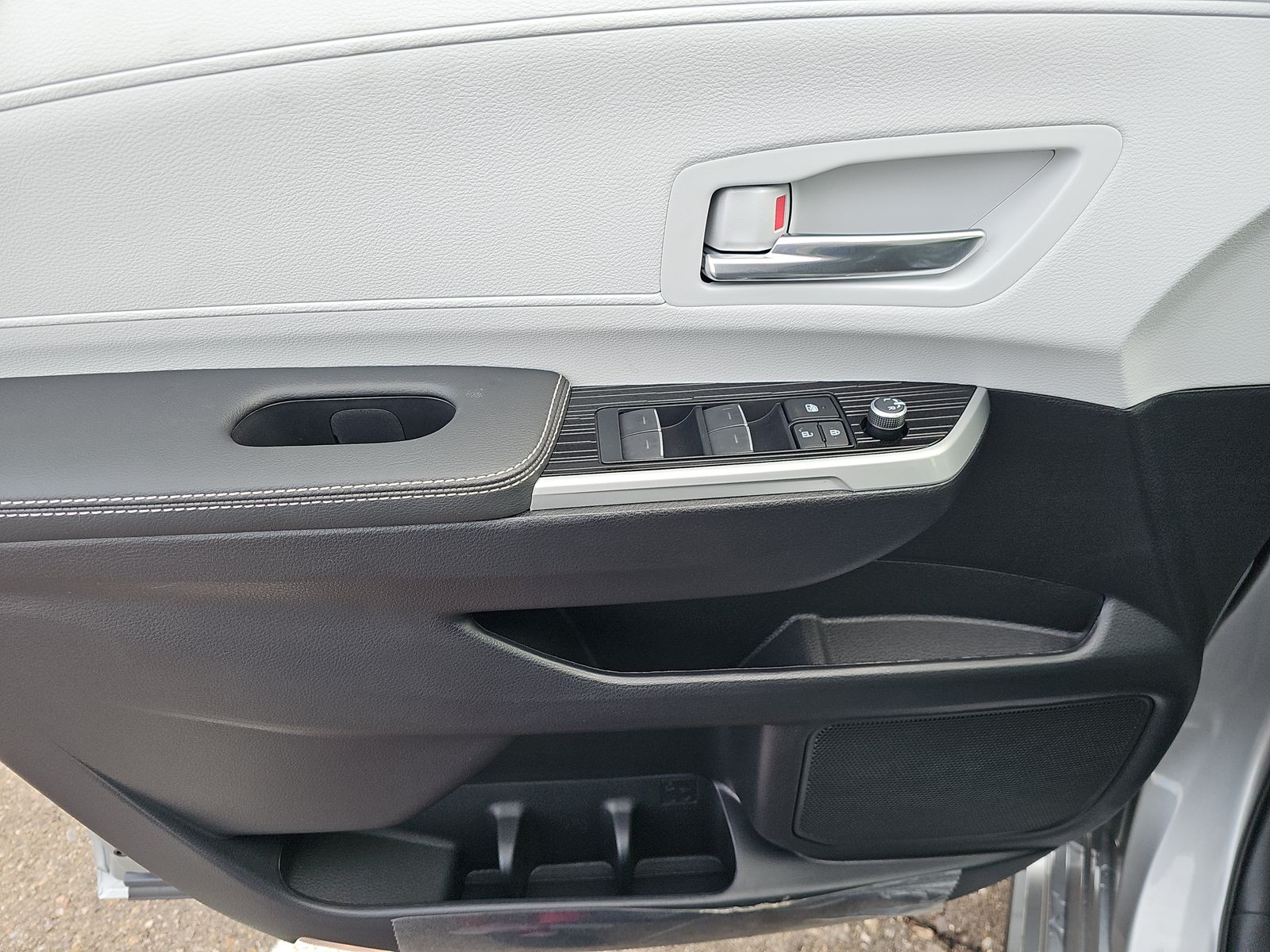 2025 Toyota Sienna XSE FWD