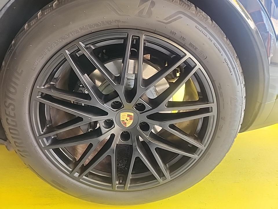 2024 Porsche Cayenne Base AWD