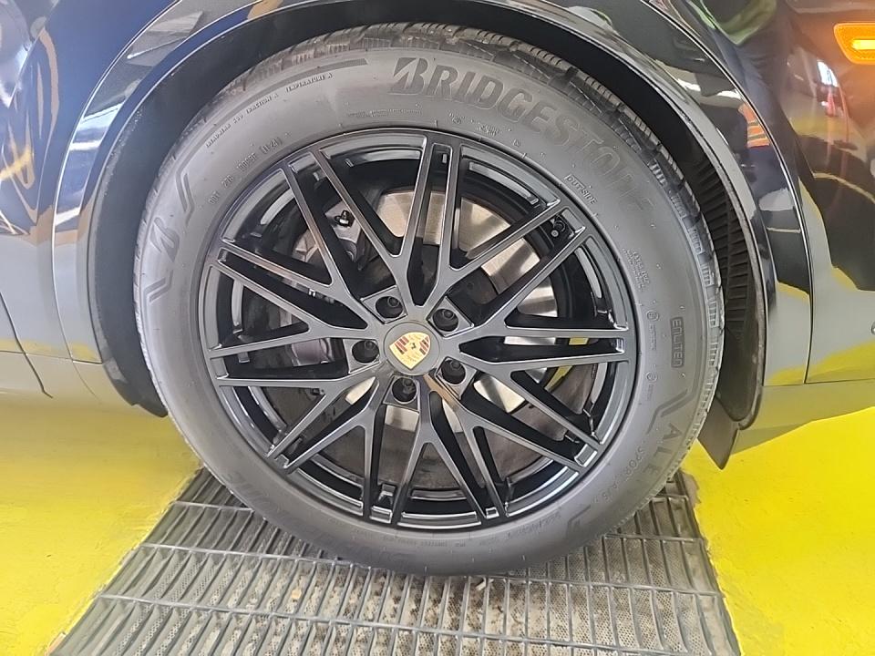 2024 Porsche Cayenne Base AWD