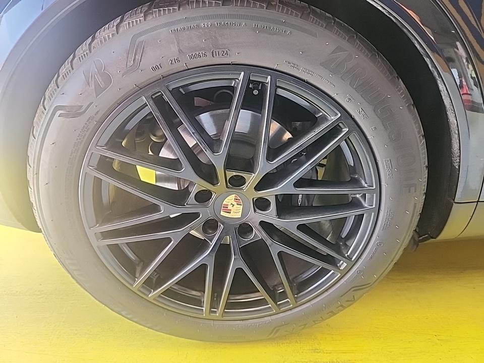 2024 Porsche Cayenne Base AWD