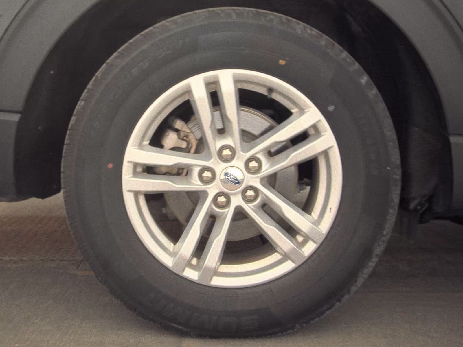 2024 Ford Explorer XLT RWD