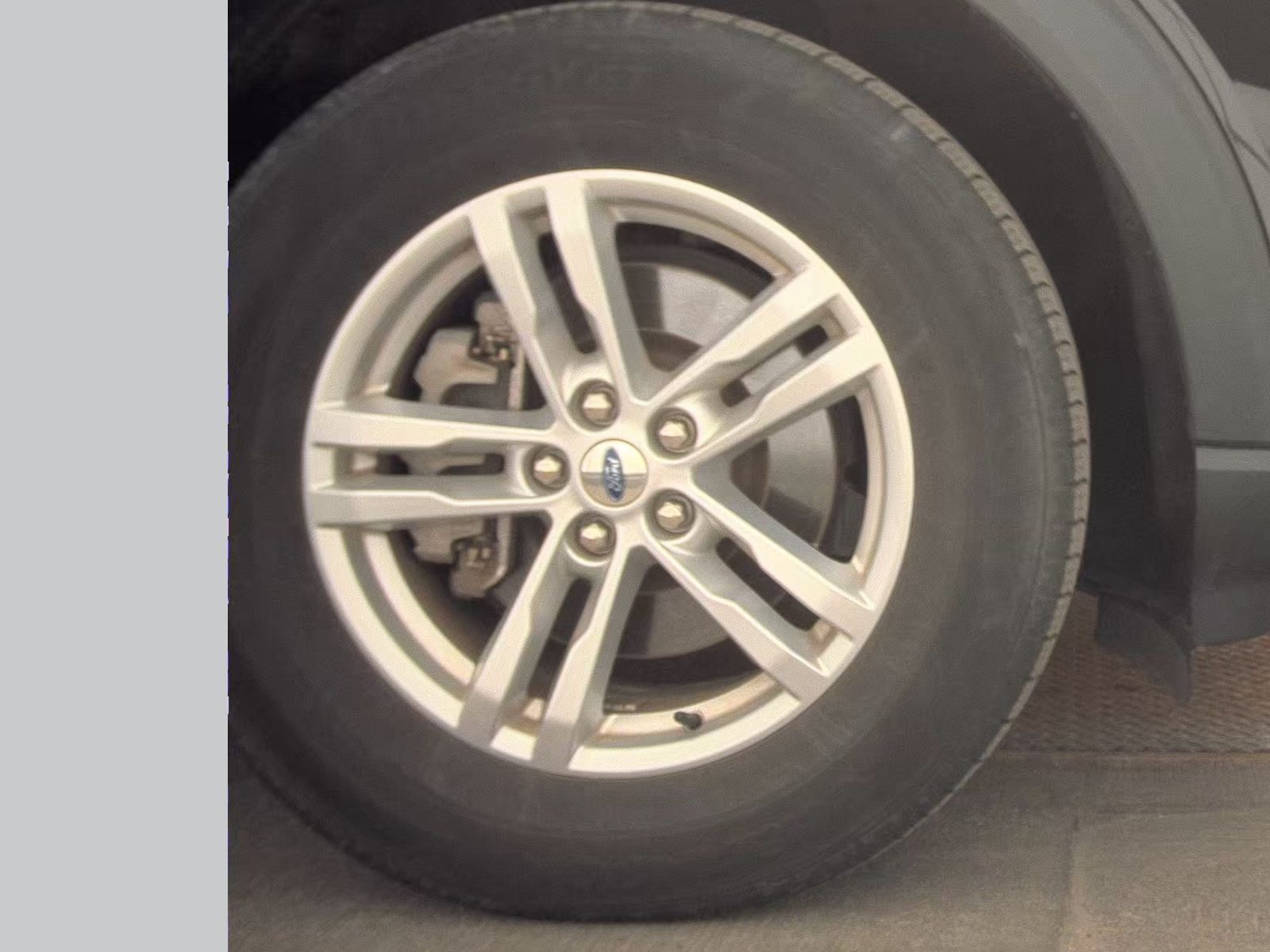 2024 Ford Explorer XLT RWD