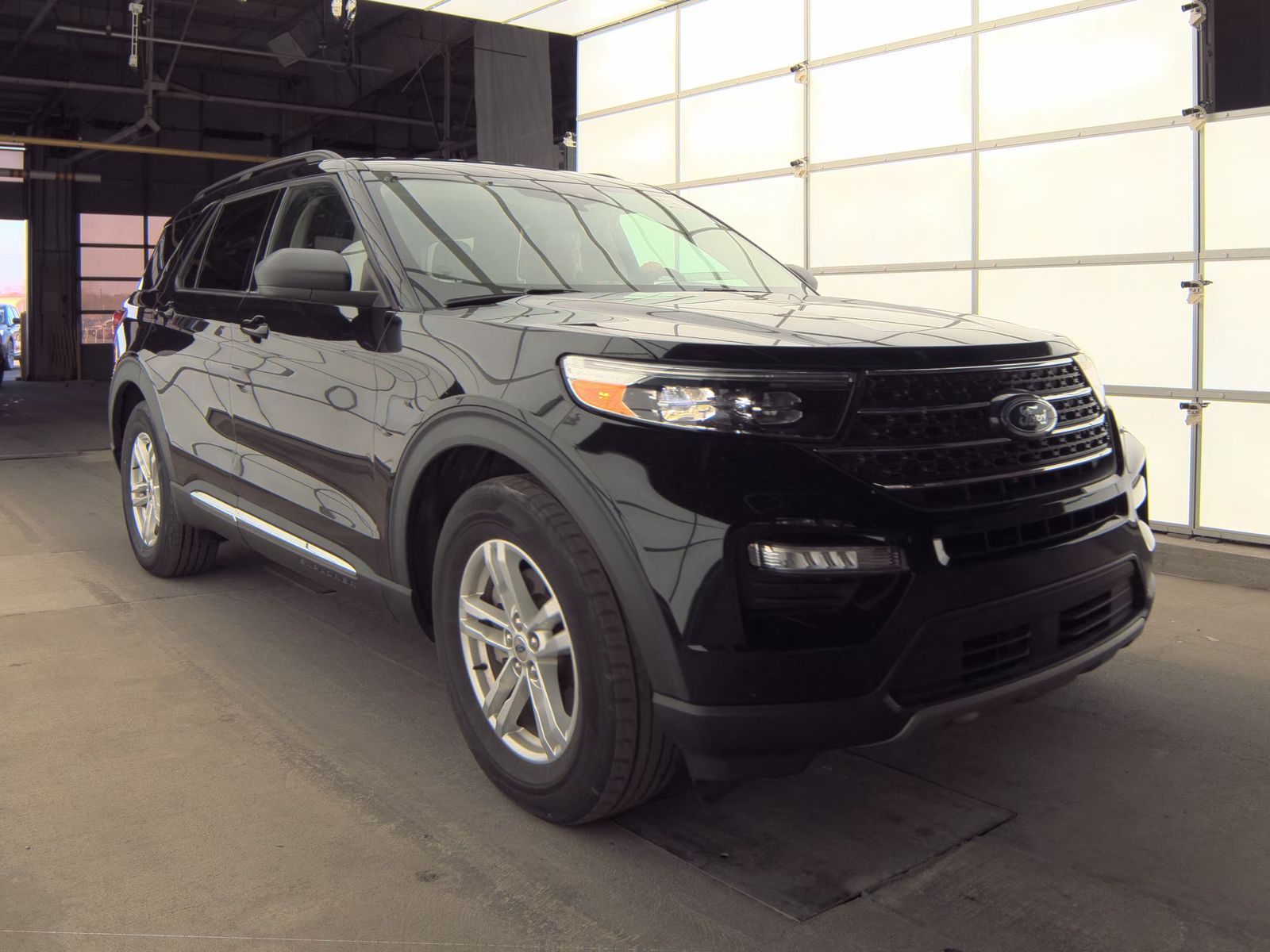 2024 Ford Explorer XLT RWD