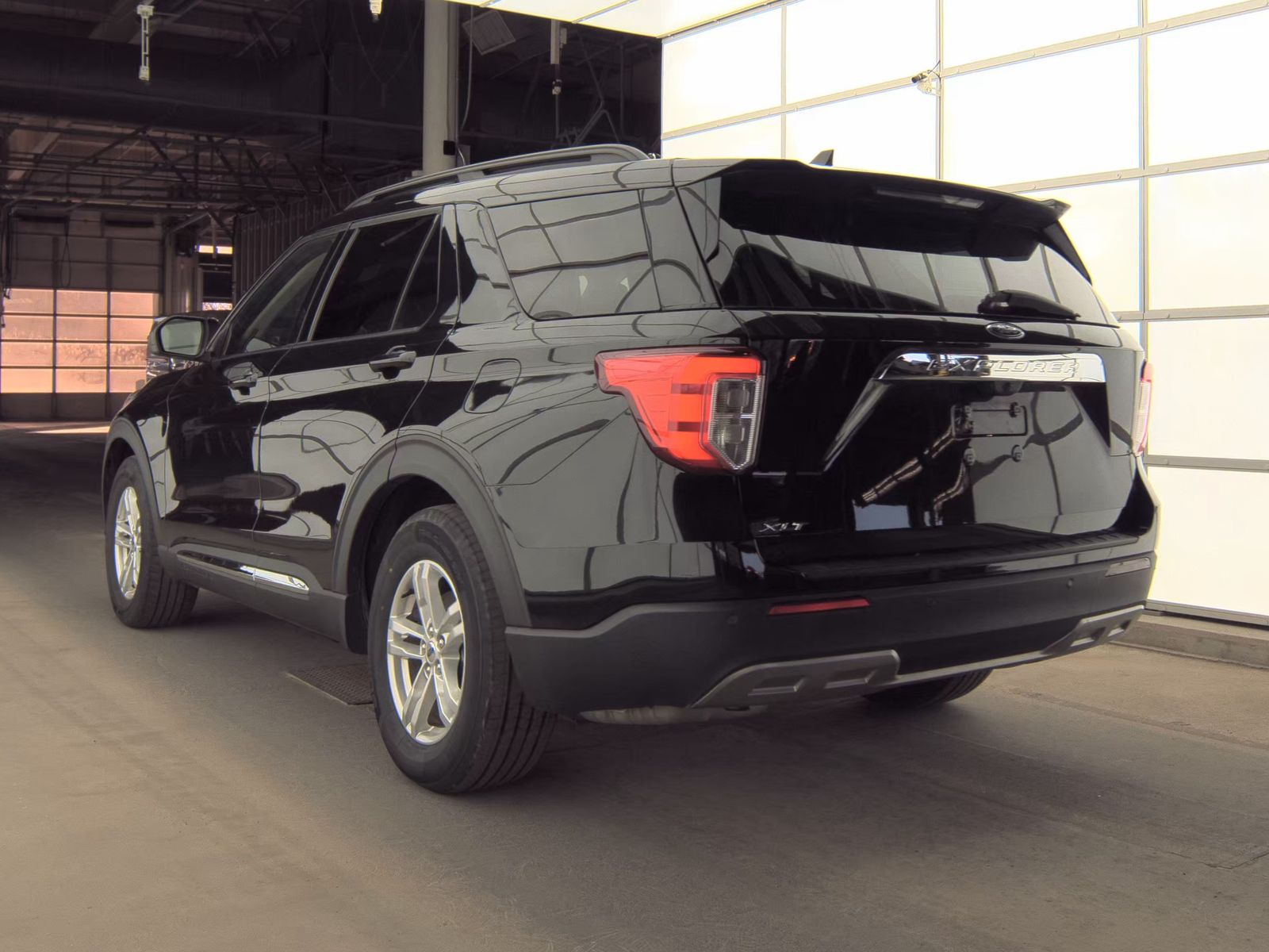 2024 Ford Explorer XLT RWD