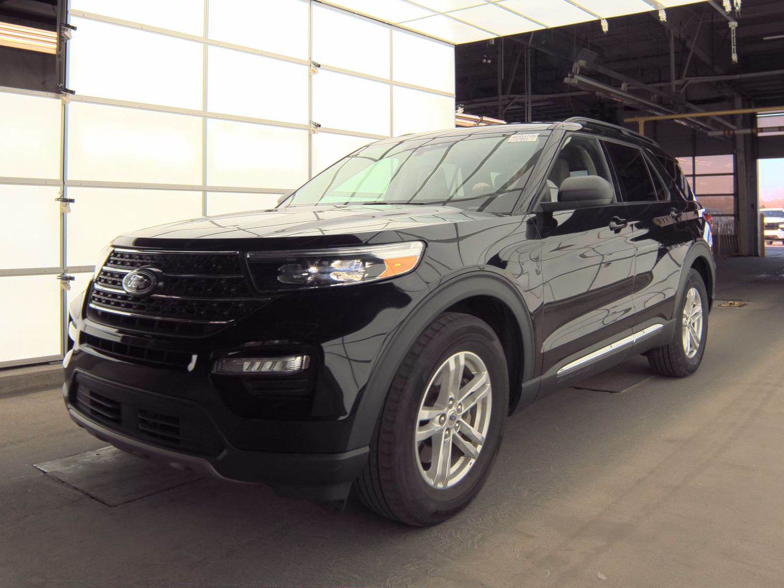 2024 Ford Explorer XLT RWD