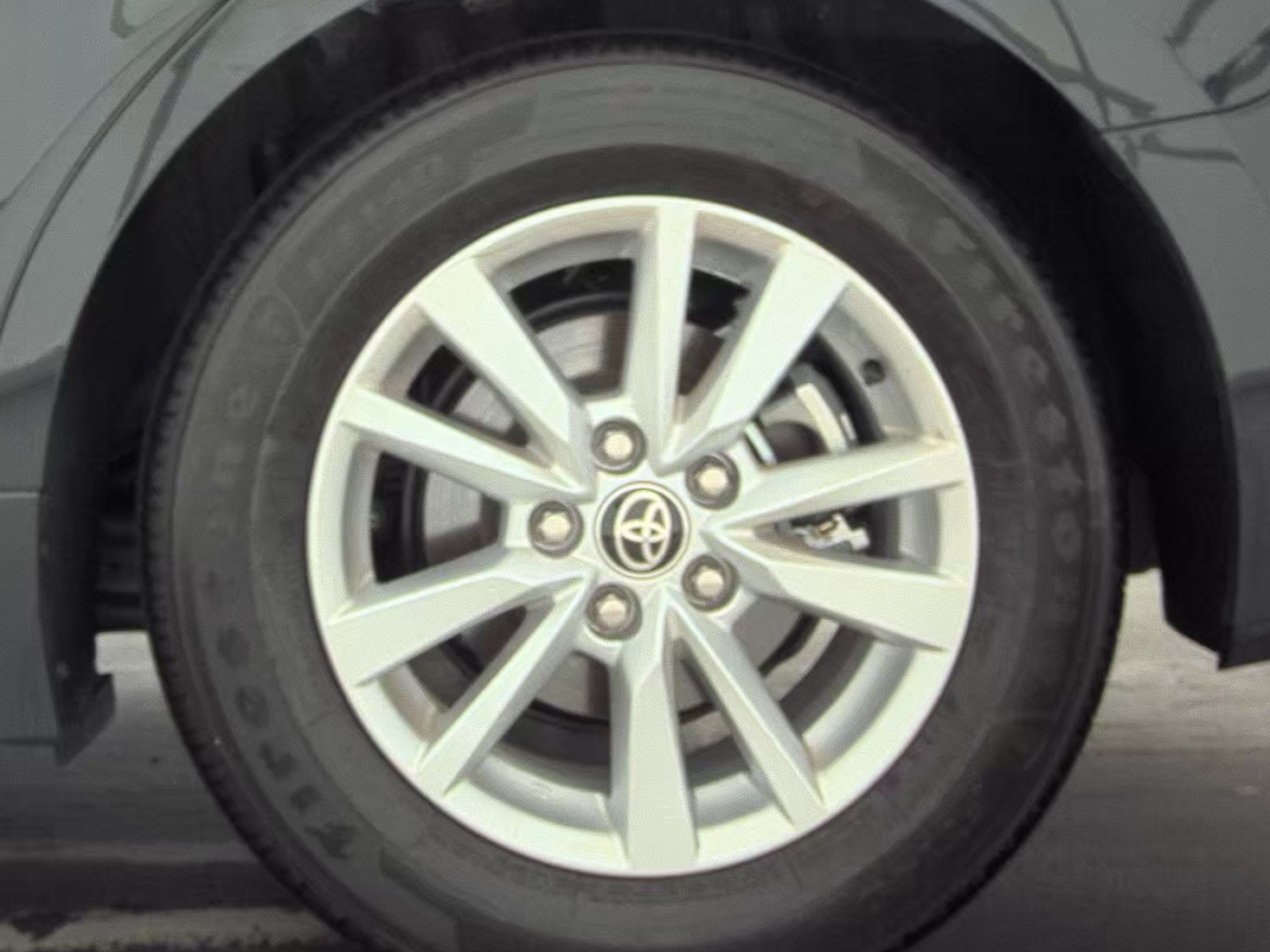 2025 Toyota Camry LE FWD