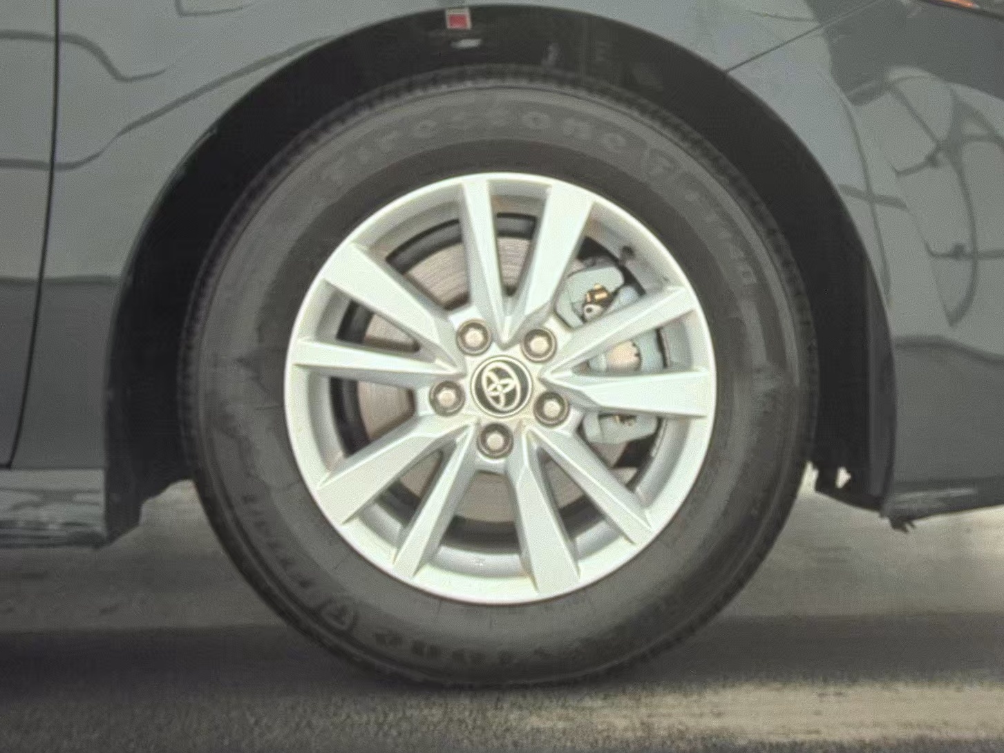 2025 Toyota Camry LE FWD