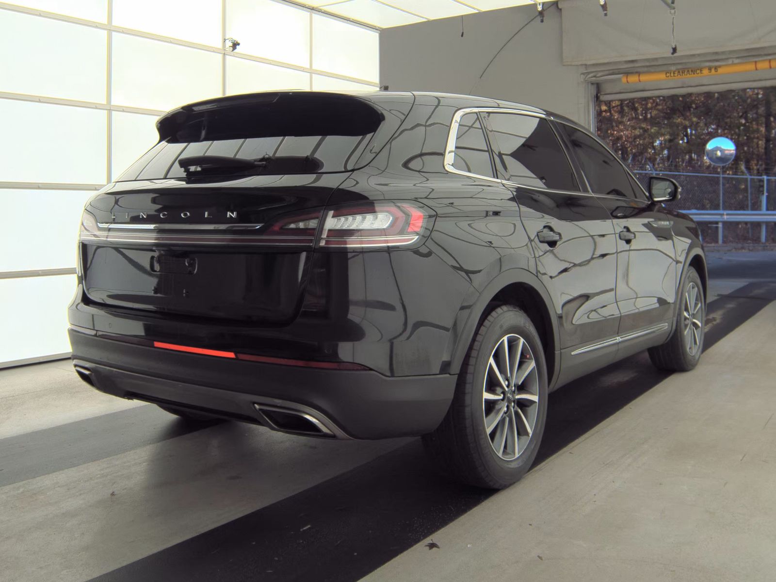 2022 Lincoln Nautilus Standard FWD