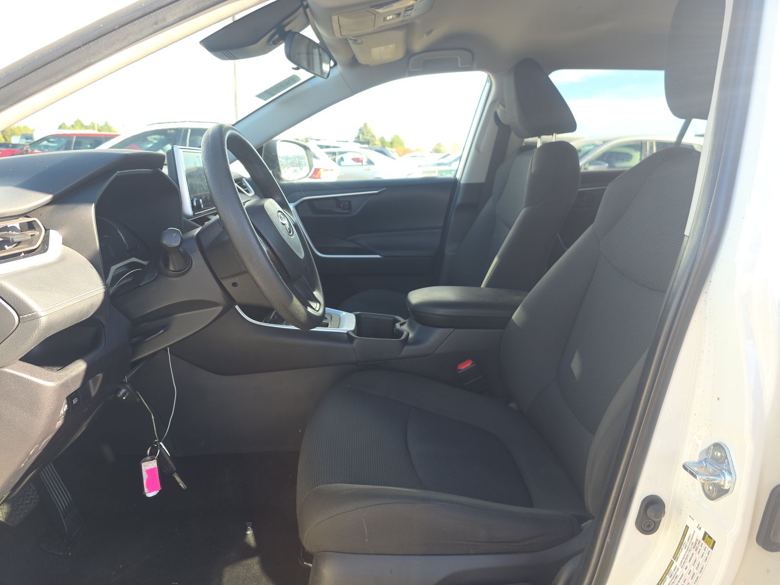 2025 Toyota RAV4 LE FWD