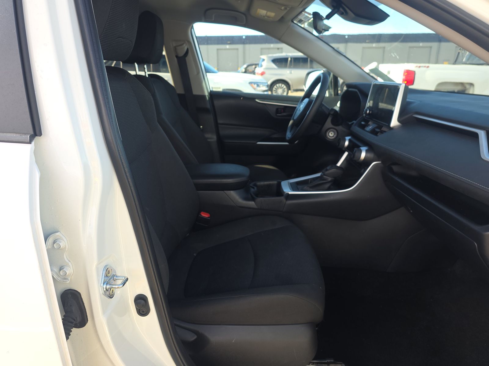 2025 Toyota RAV4 LE FWD