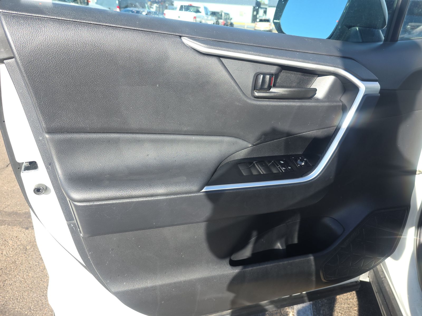 2025 Toyota RAV4 LE FWD