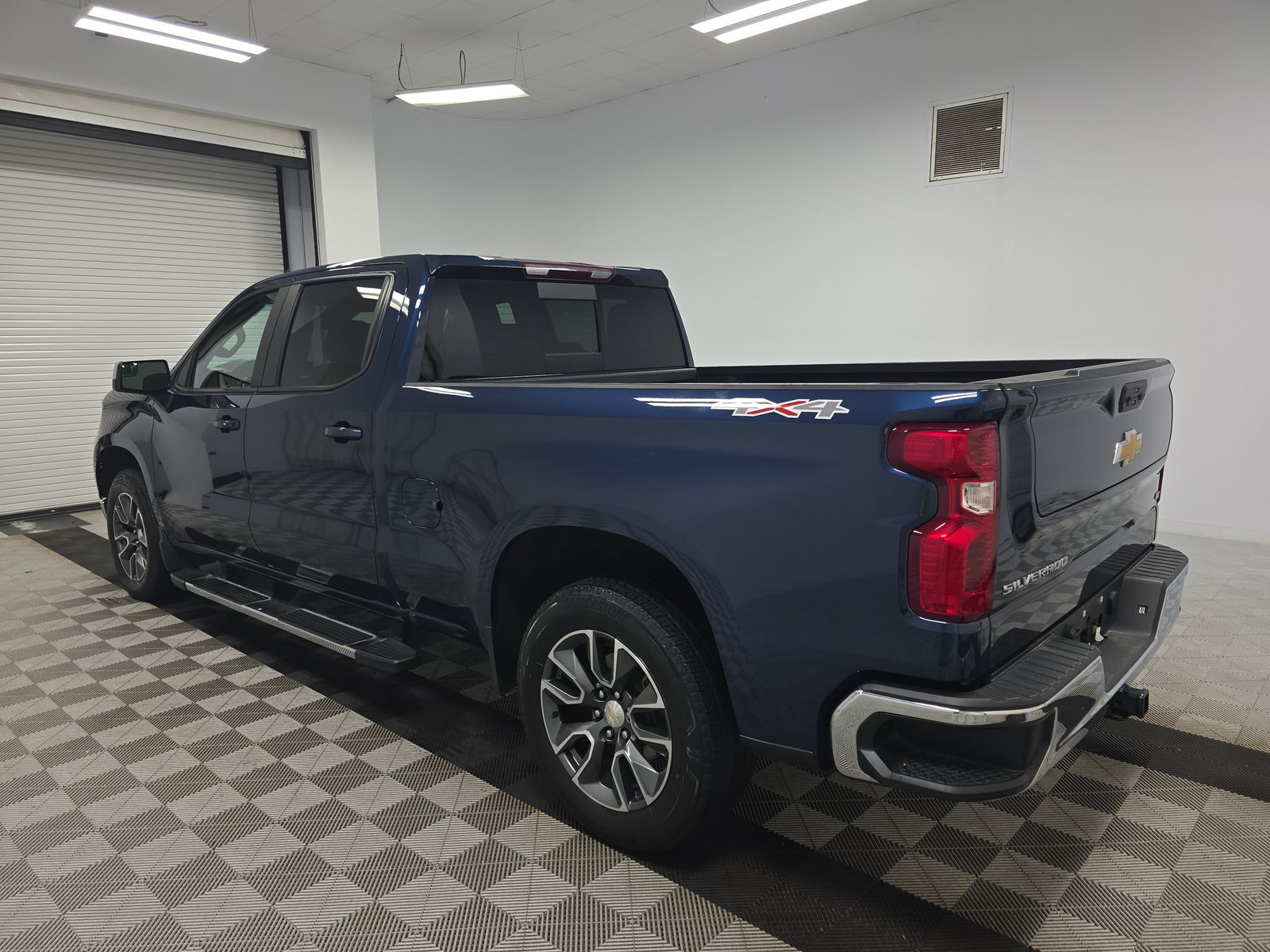 2023 Chevrolet Silverado 1500 LT AWD