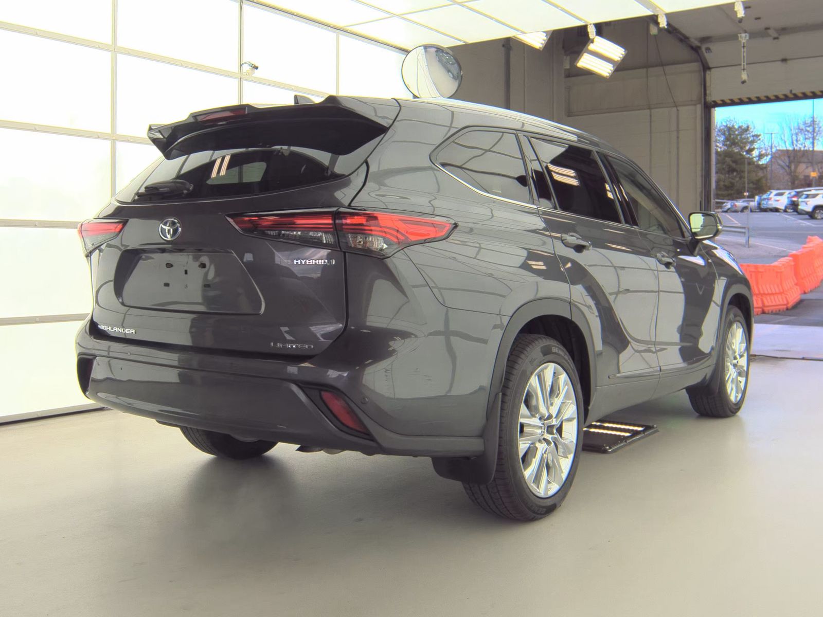 2022 Toyota Highlander Hybrid Limited FWD