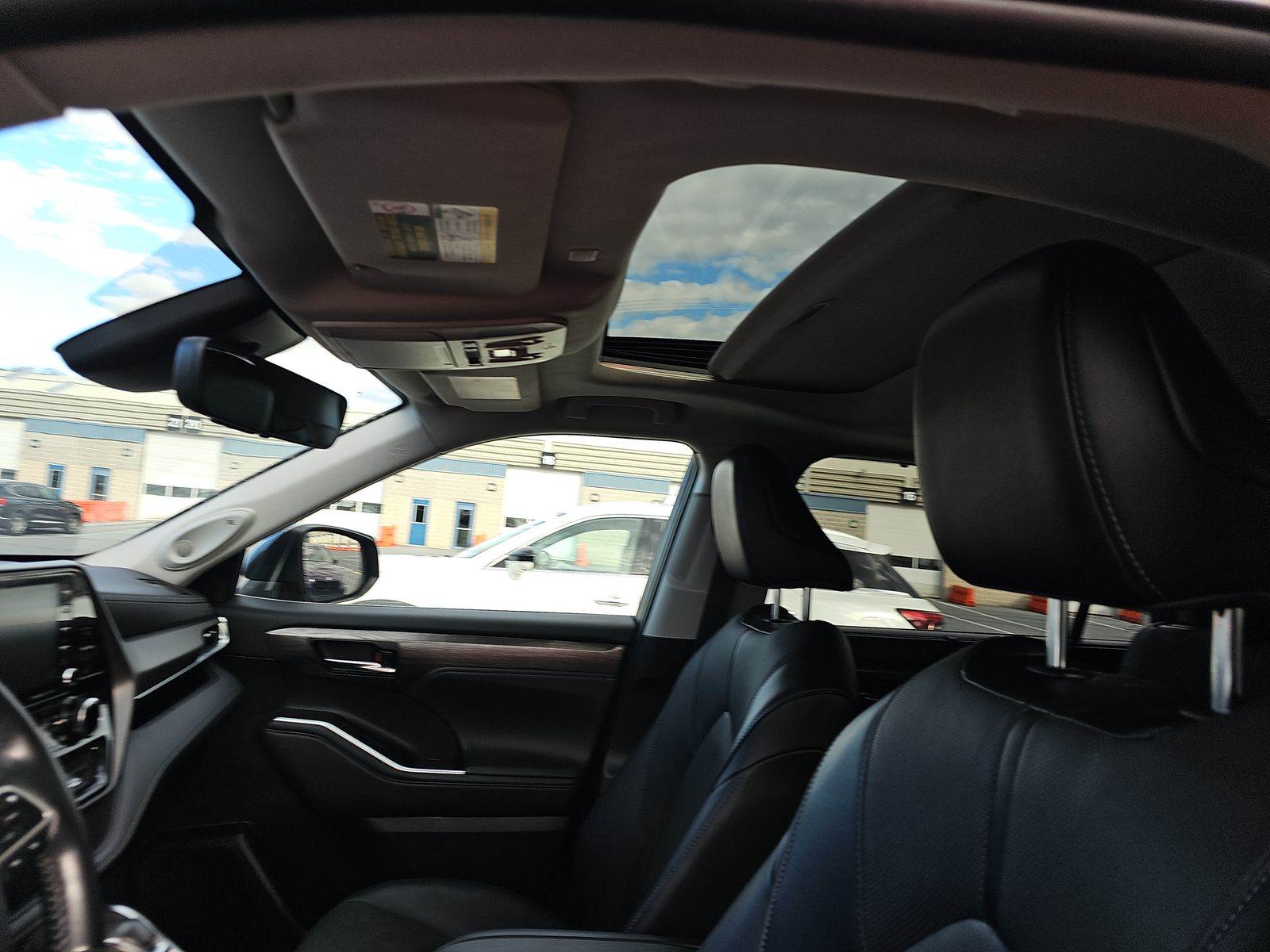 2022 Toyota Highlander Hybrid Limited FWD