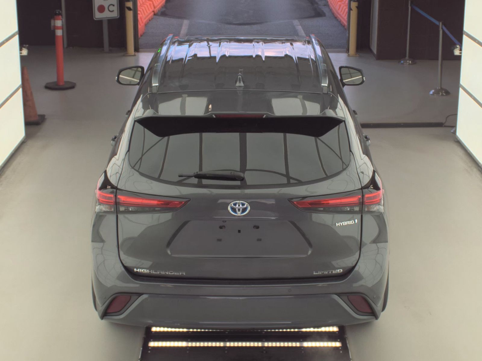 2022 Toyota Highlander Hybrid Limited FWD