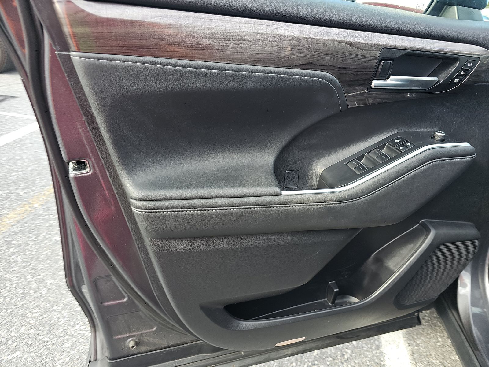 2022 Toyota Highlander Hybrid Limited FWD