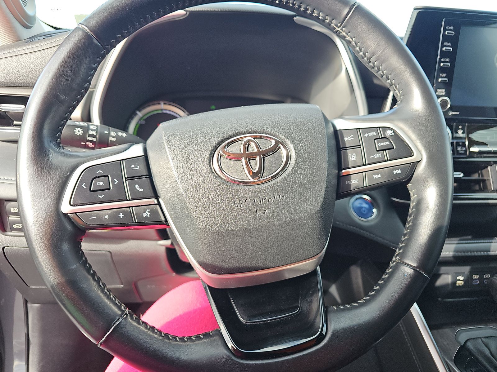 2022 Toyota Highlander Hybrid Limited FWD