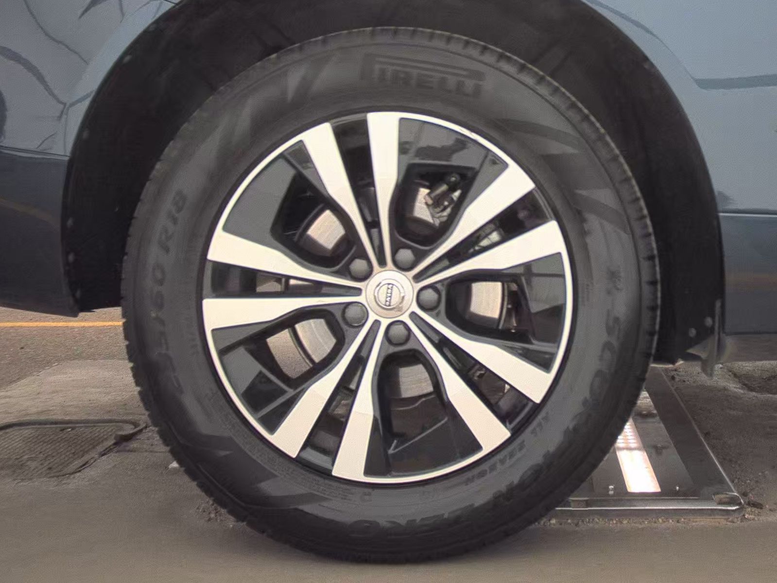 2024 Volvo XC60 B5 Core AWD