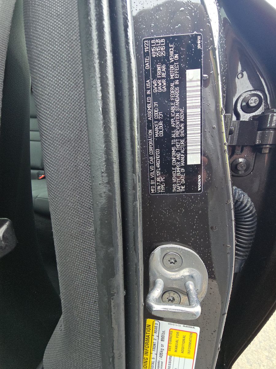 2024 Volvo S60 B5 Plus FWD