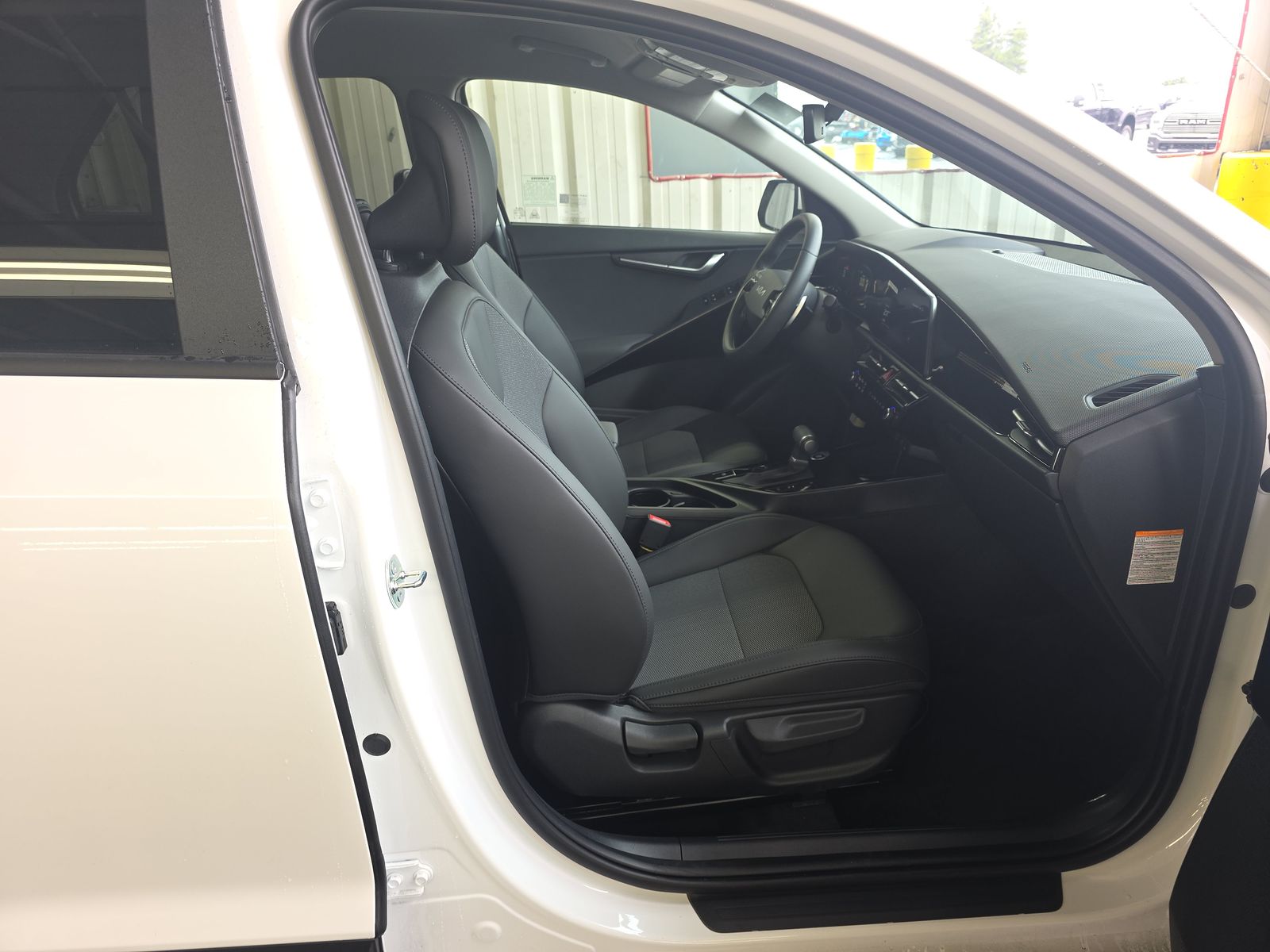 2025 Kia Niro EX FWD