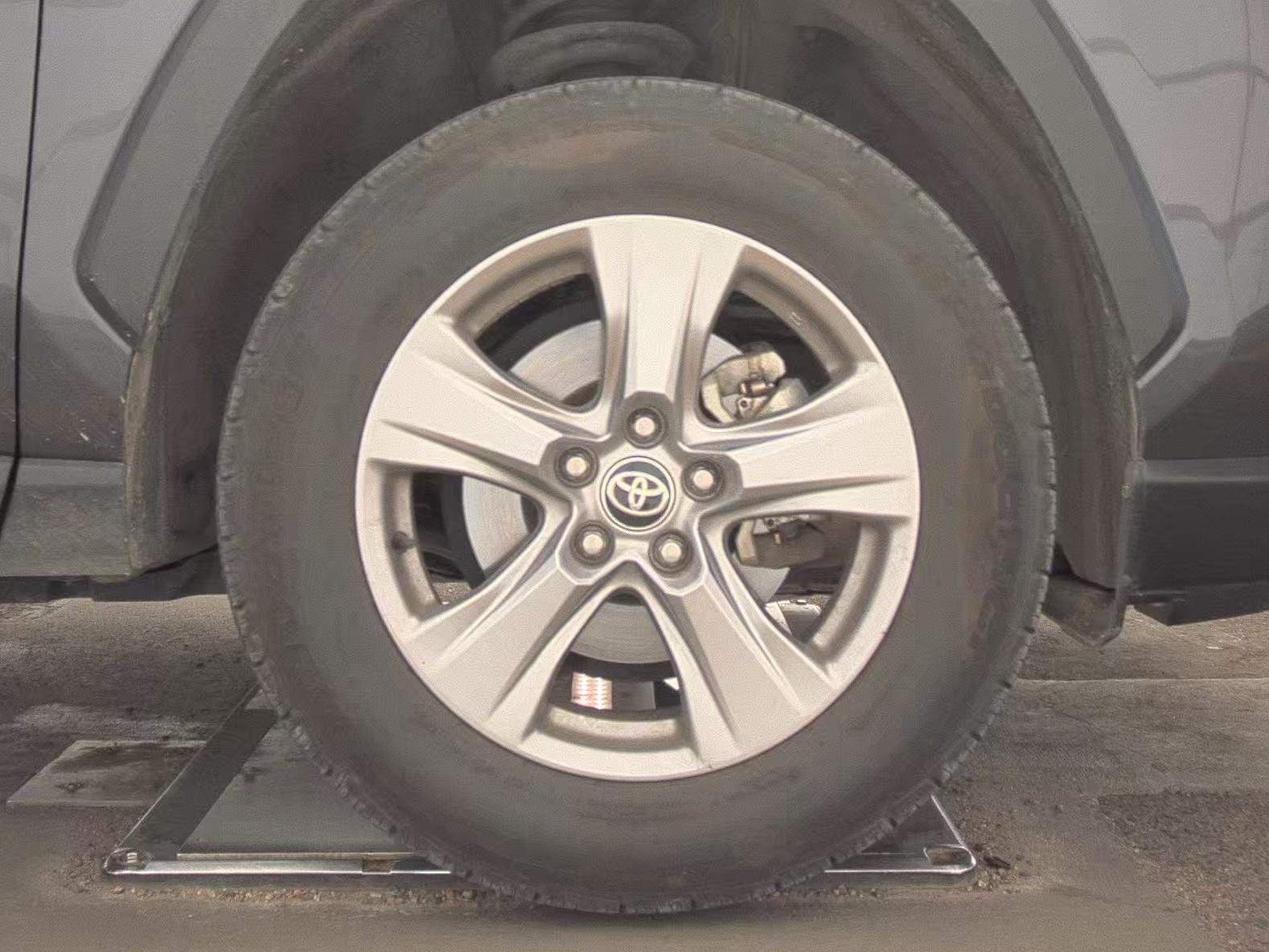 2024 Toyota RAV4 XLE AWD