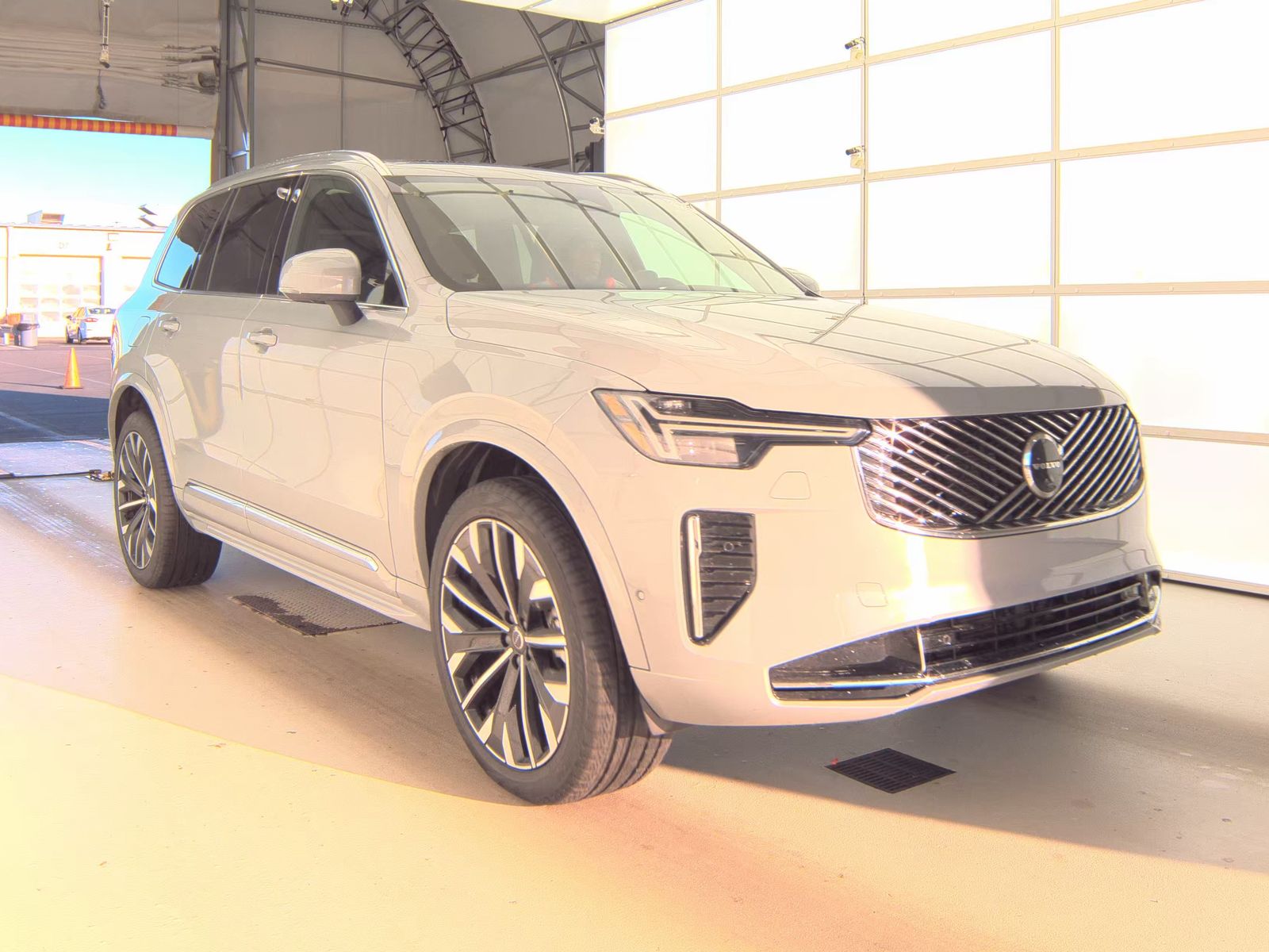 2025 Volvo XC90 B6 Plus AWD