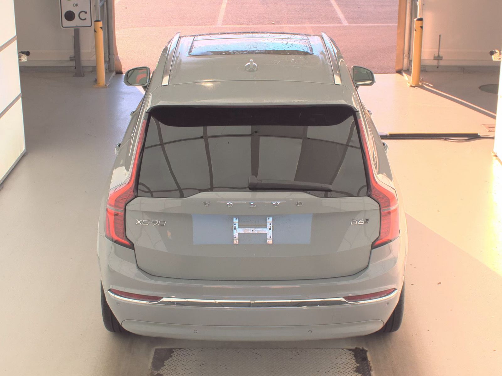 2025 Volvo XC90 B6 Plus AWD