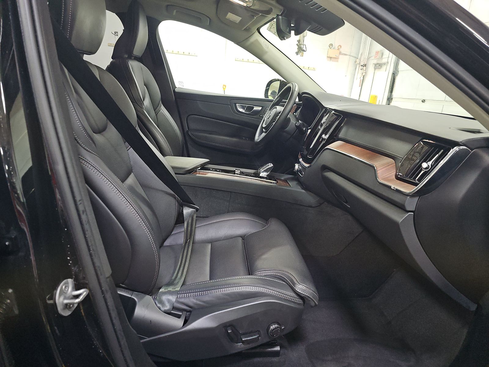 2023 Volvo XC60 Recharge T8 Ultimate AWD