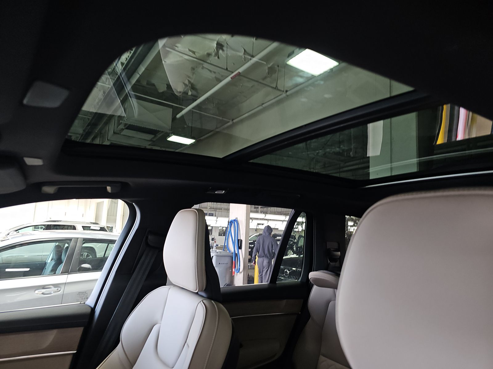 2025 Volvo XC90 B6 Plus AWD