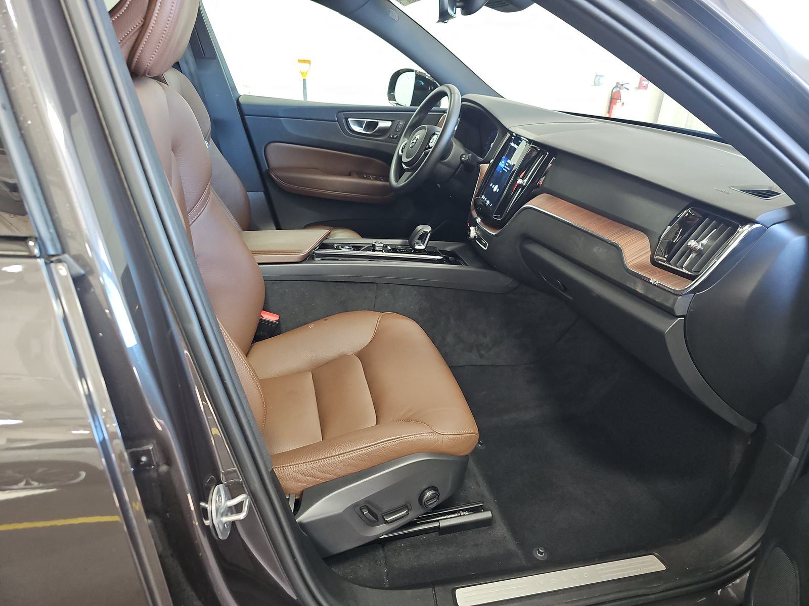 2024 Volvo XC60 B5 Plus AWD