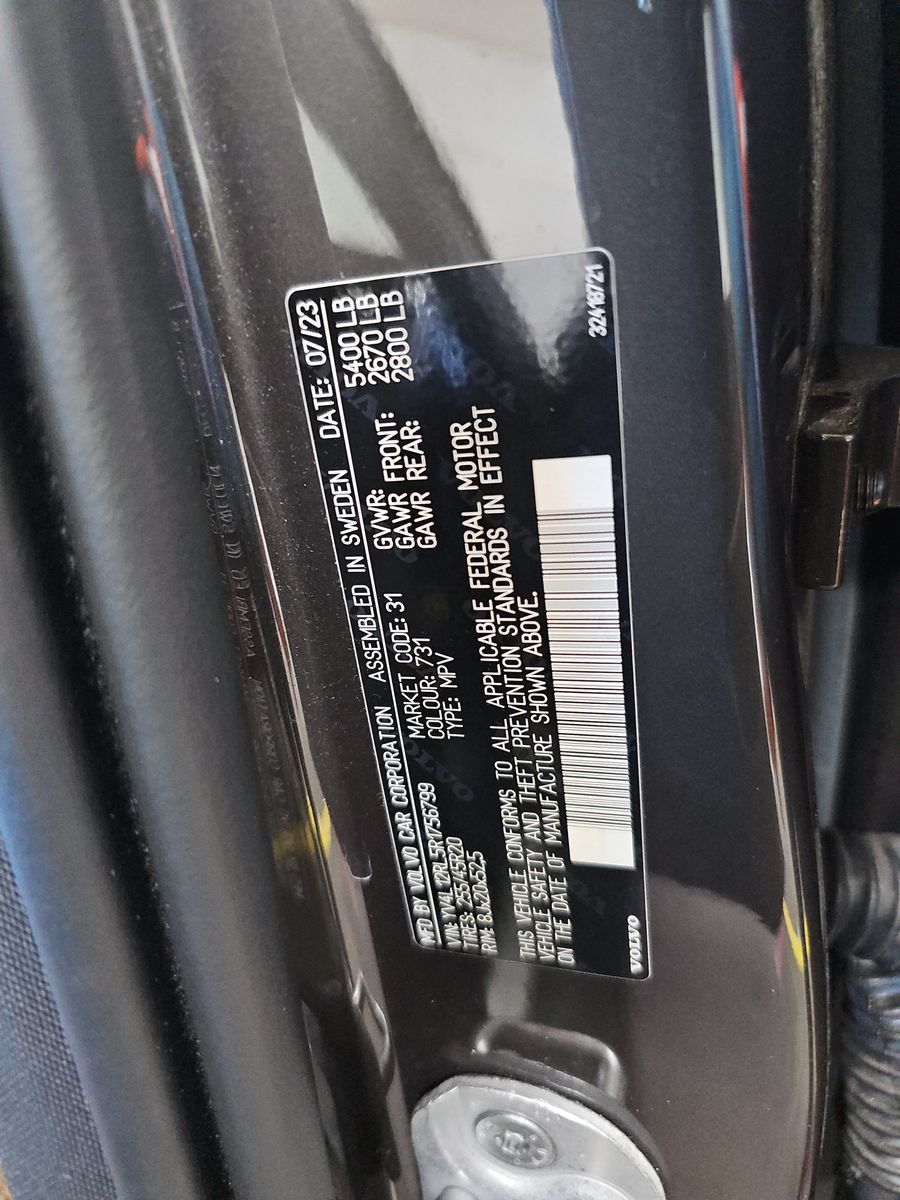 2024 Volvo XC60 B5 Plus AWD