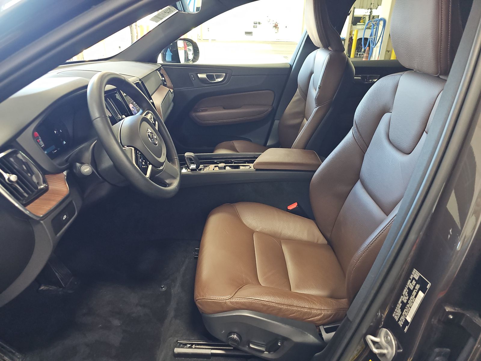 2024 Volvo XC60 B5 Plus AWD